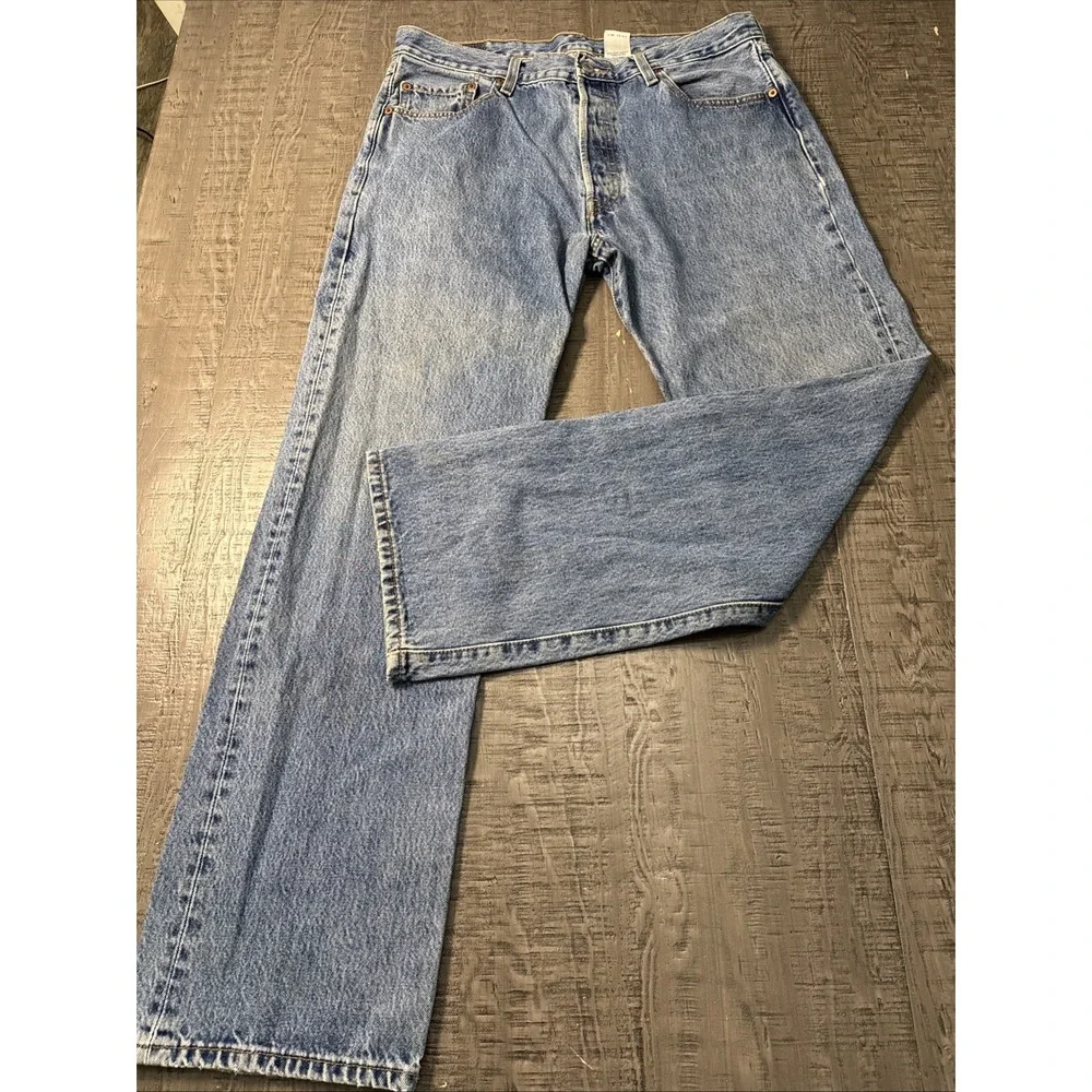 Vintage  Levi's 501 men's jeans 36/32 (31) Denim Button Fly 100% Cotton  5010193